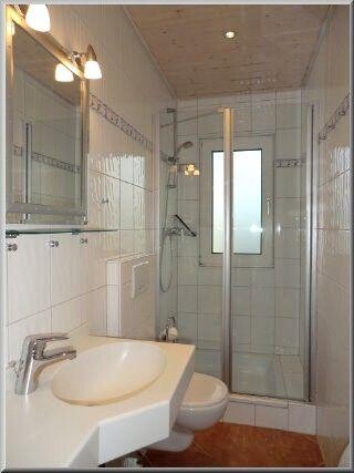 Schönes Duschbad/WC