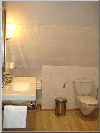 Hochwertiges Duschbad/WC