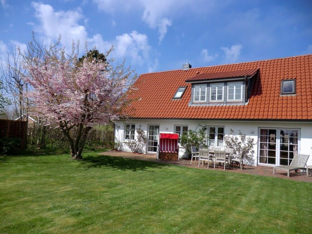 Blick zum Terrassenausgang des Wohnzimmers